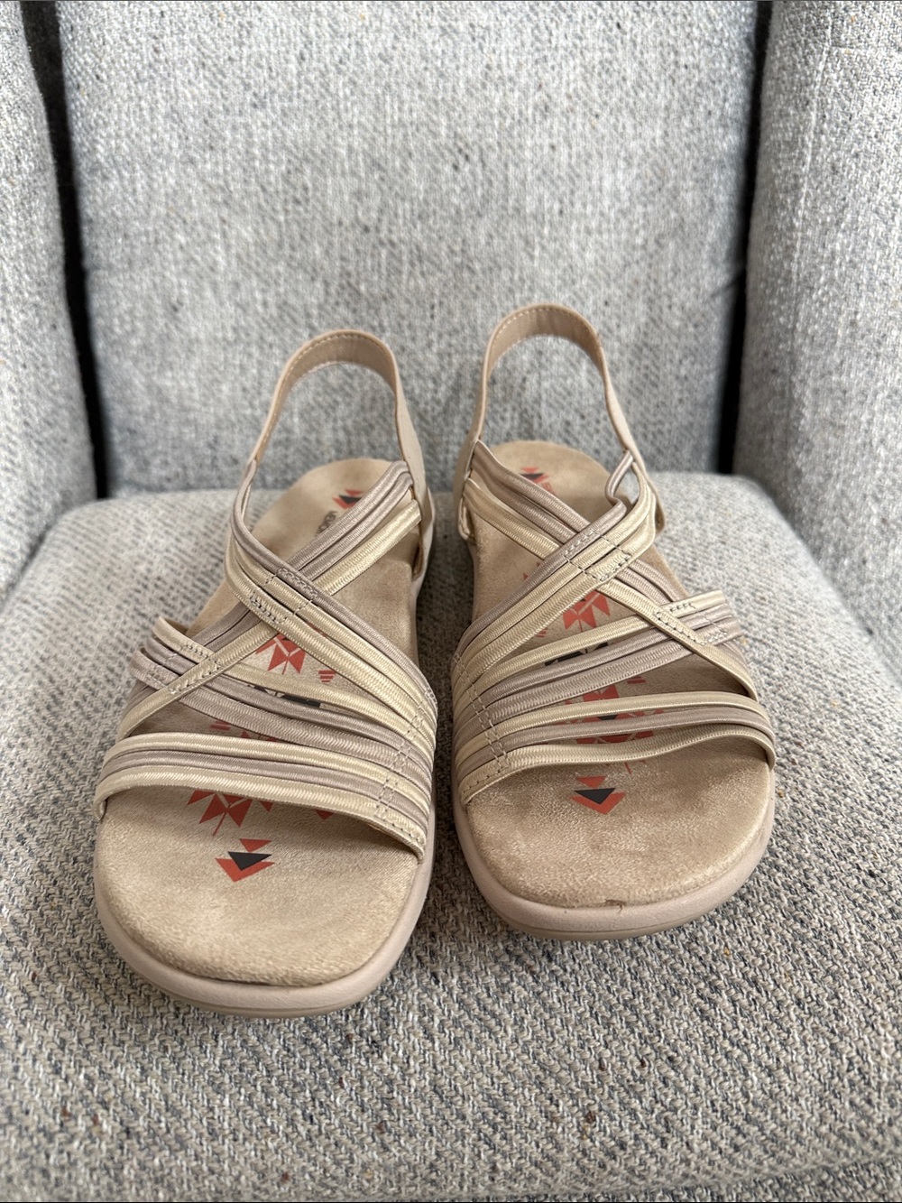 Sketchers Reggae Slim Comfort Stretch Slingback Sandals in Beige - Picture 13 of 13